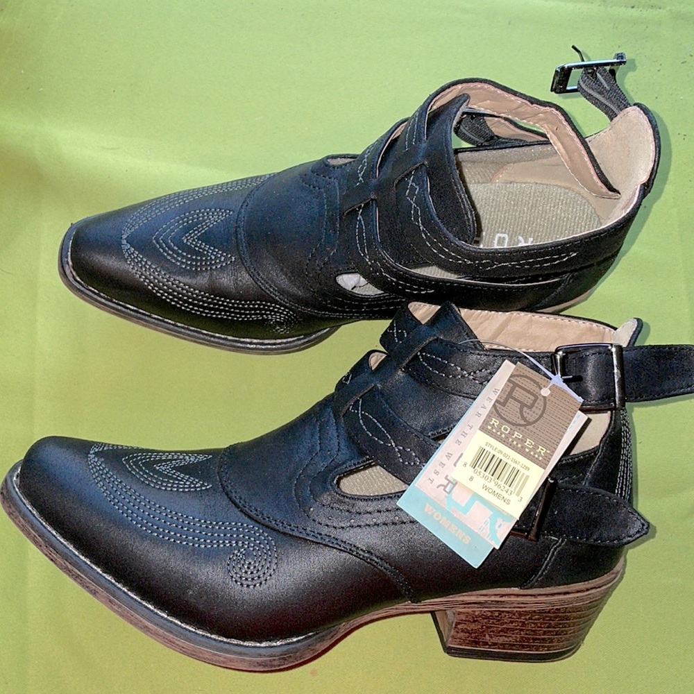 Roper Western Booties “Willa” Sz 8 Black. New with box.